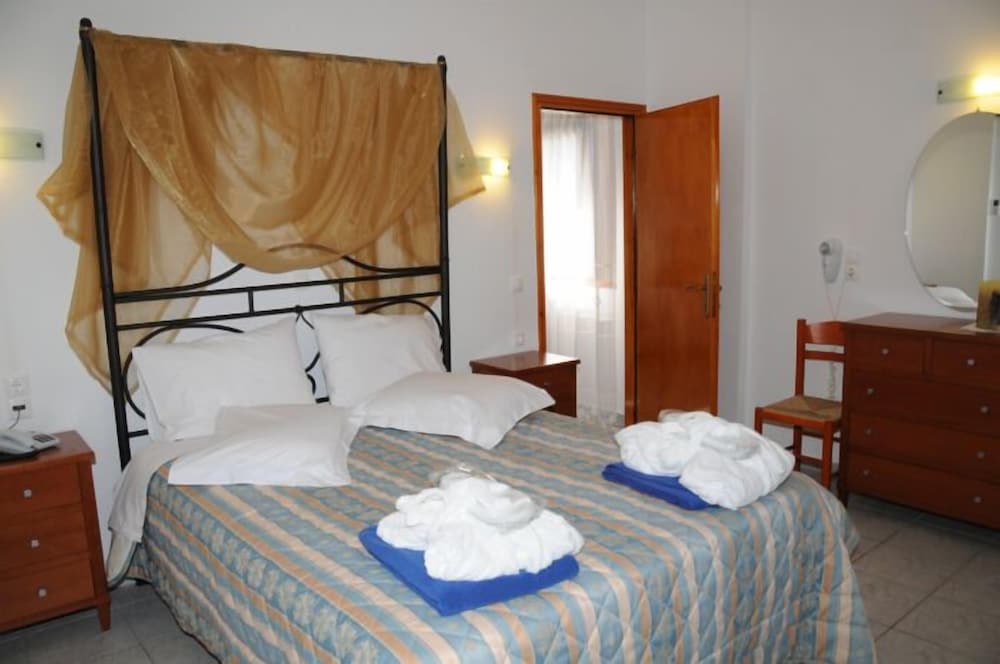 skiathos island suites
