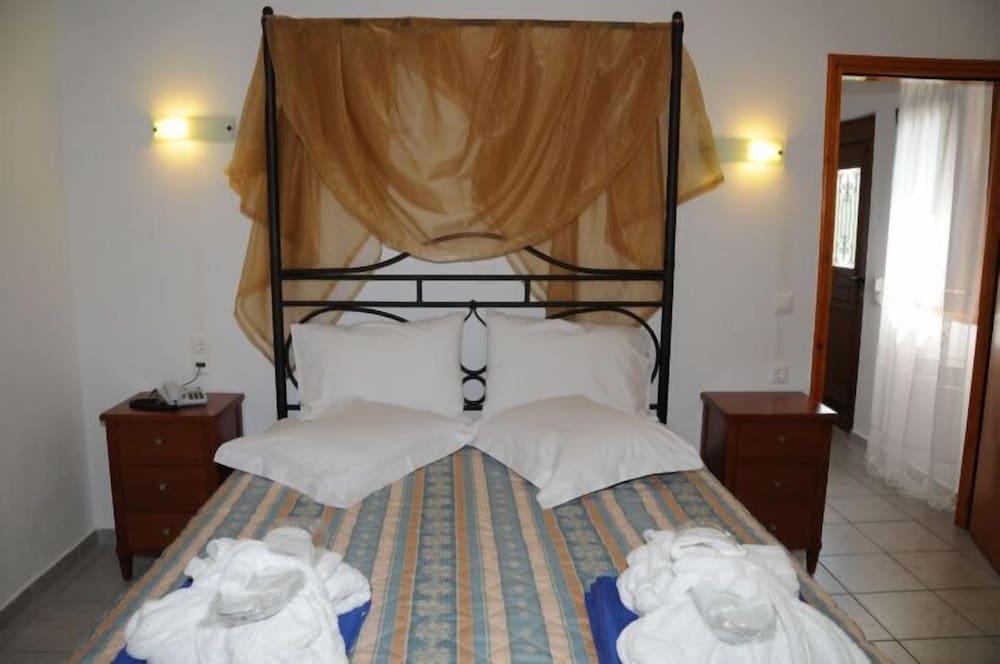 skiathos island suites