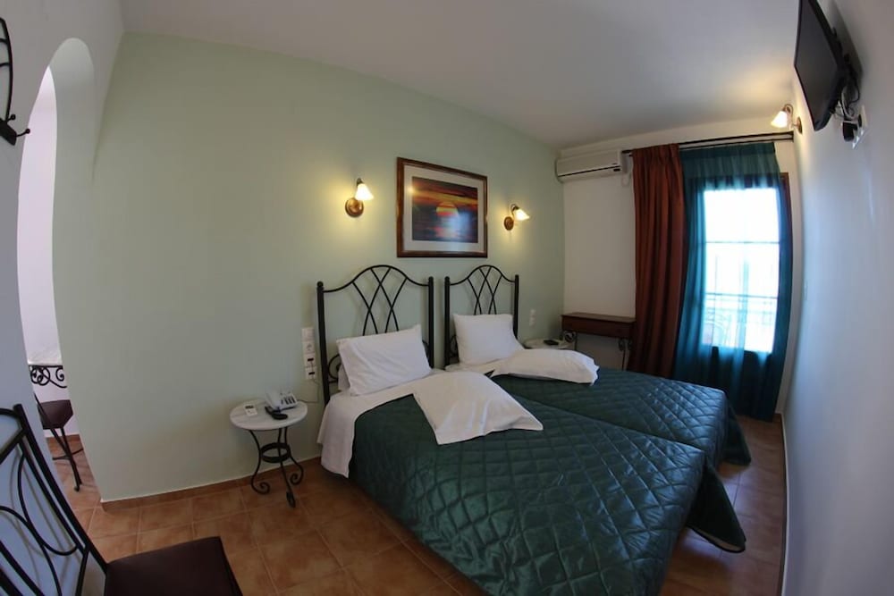 skiathos island suites