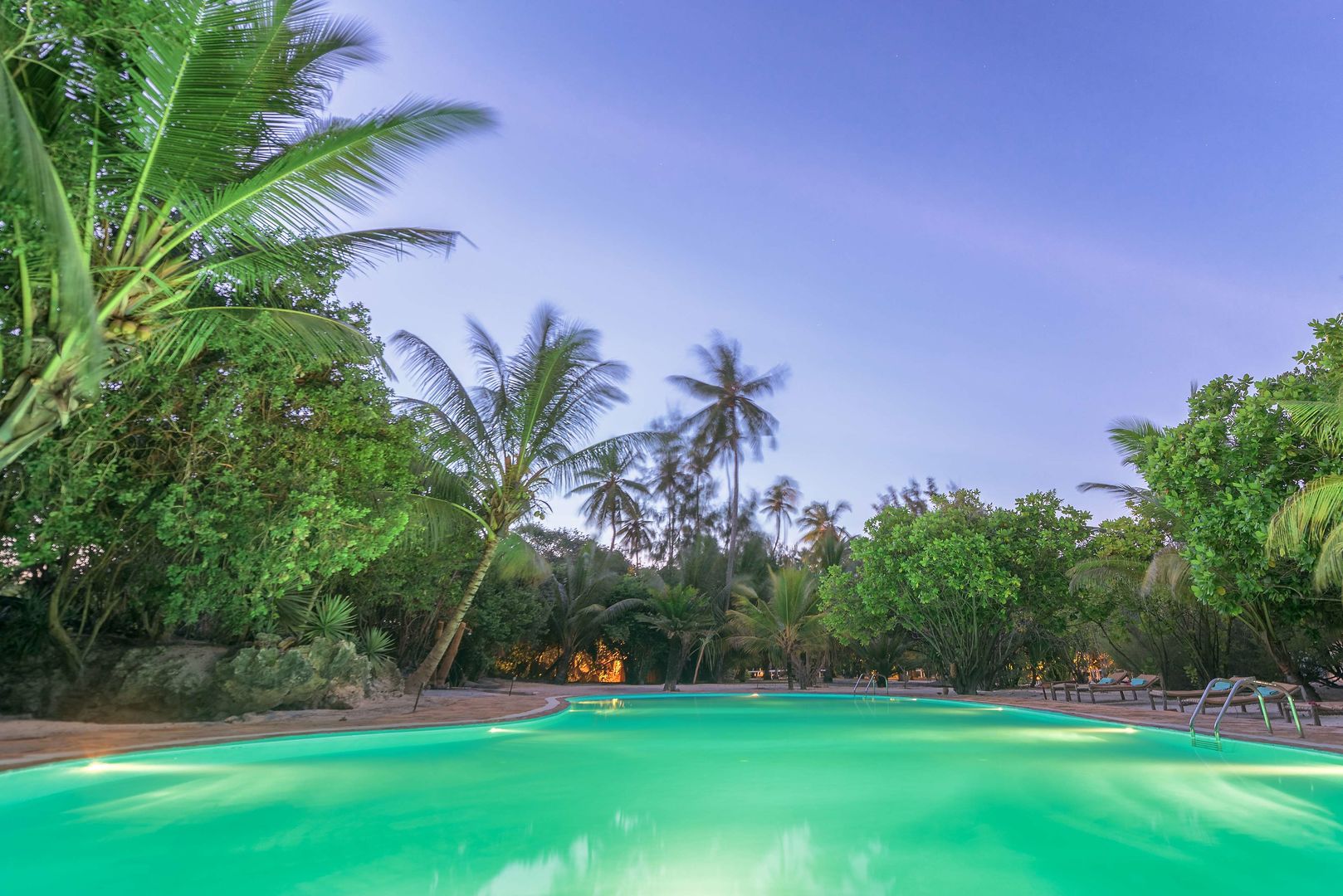 hakuna majiwe beach lodge