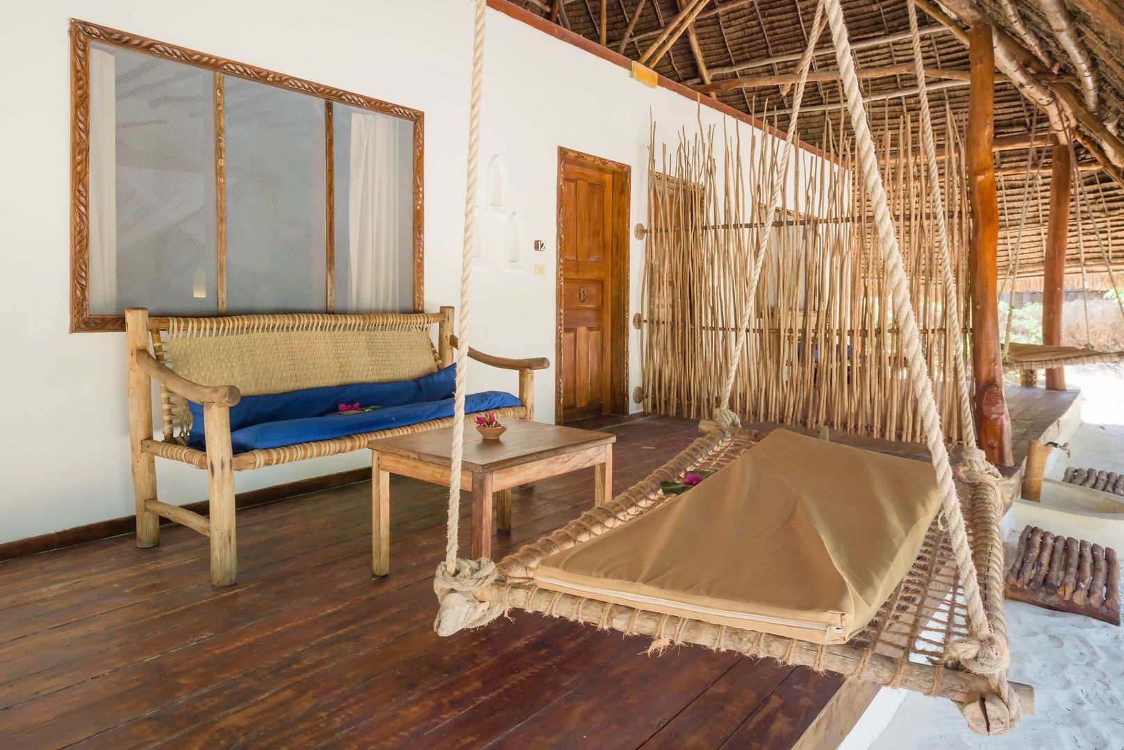 hakuna majiwe beach lodge