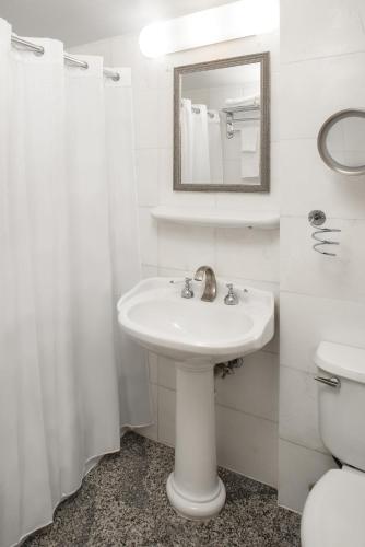 sherry frontenac oceanfront hotel