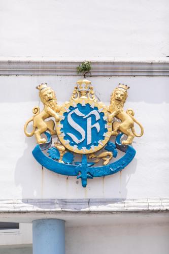 sherry frontenac oceanfront hotel