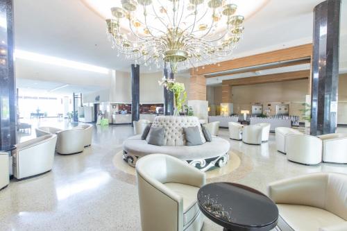 sherry frontenac oceanfront hotel