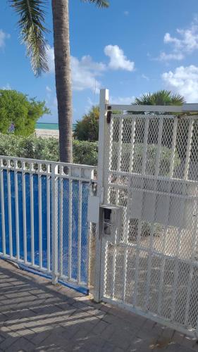 sherry frontenac oceanfront hotel