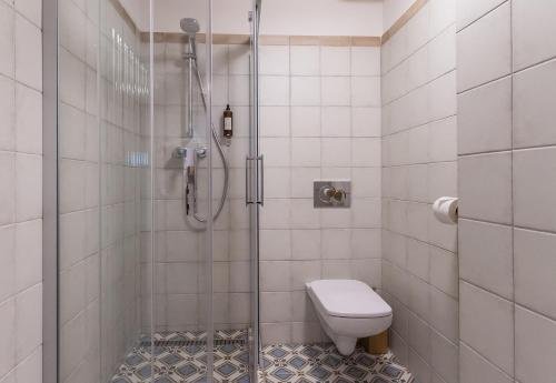 pension alt straninger