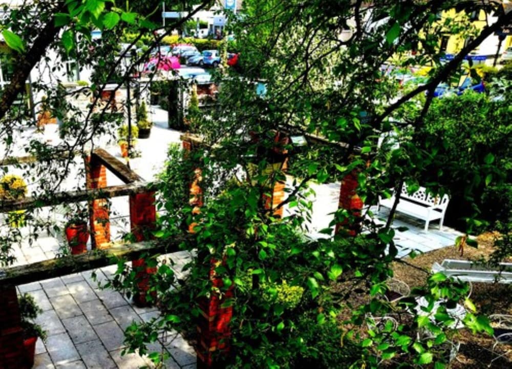 lord bagenal inn