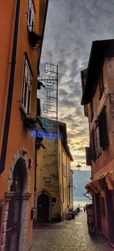 hotel modena old town