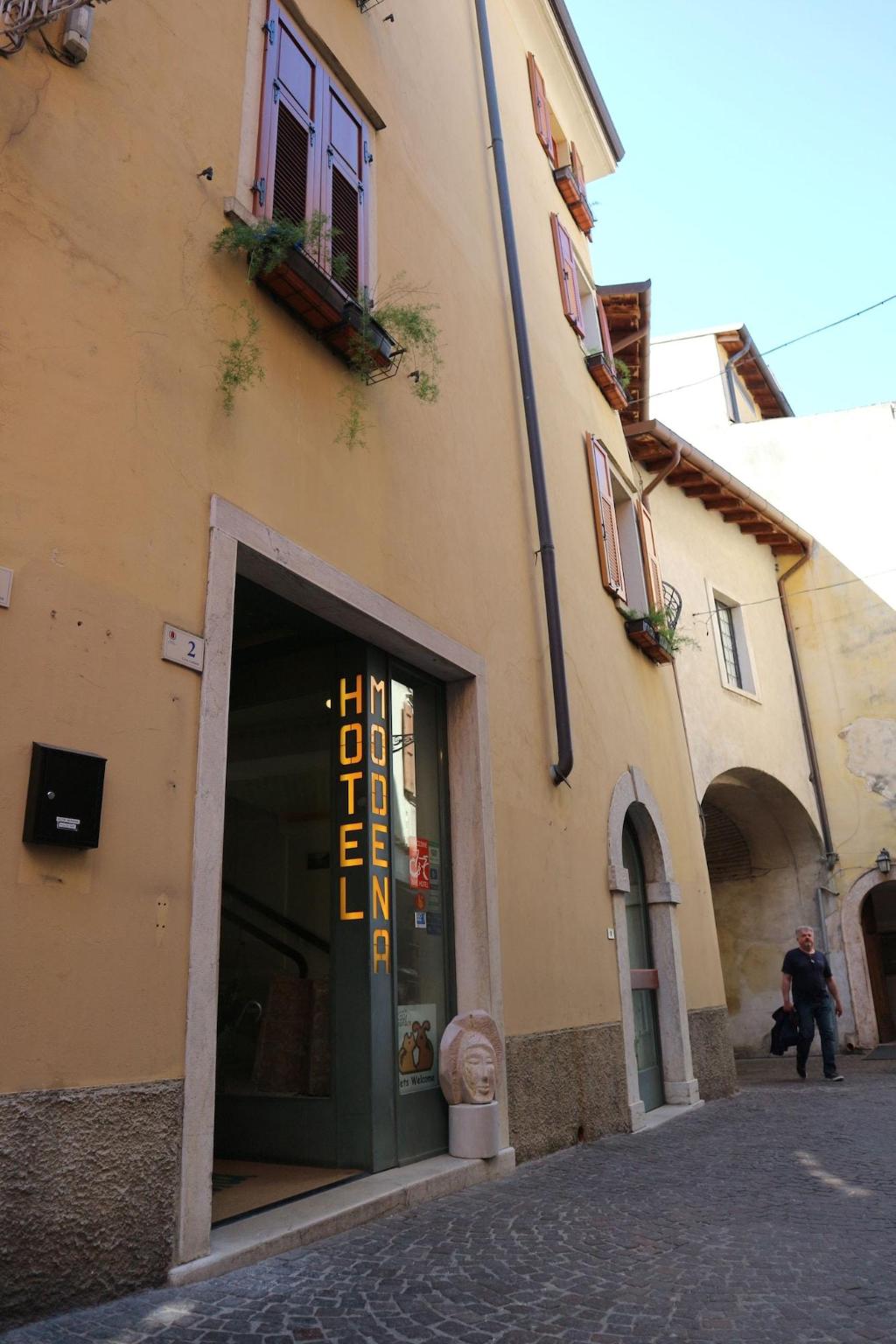 hotel modena old town