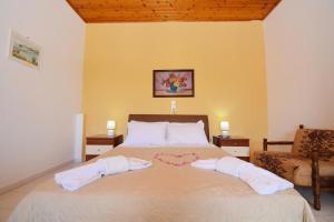 dolphin apt and studios near the beach