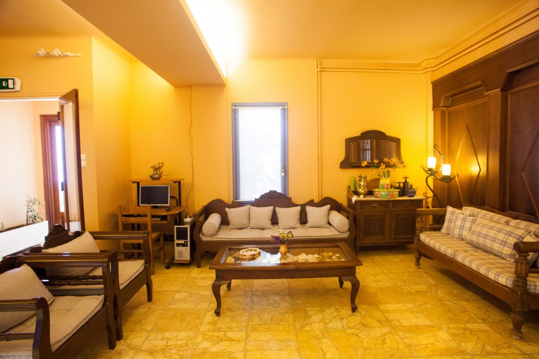 Olympia Hotel,Ermoupoli>>Ano Siros,2 star