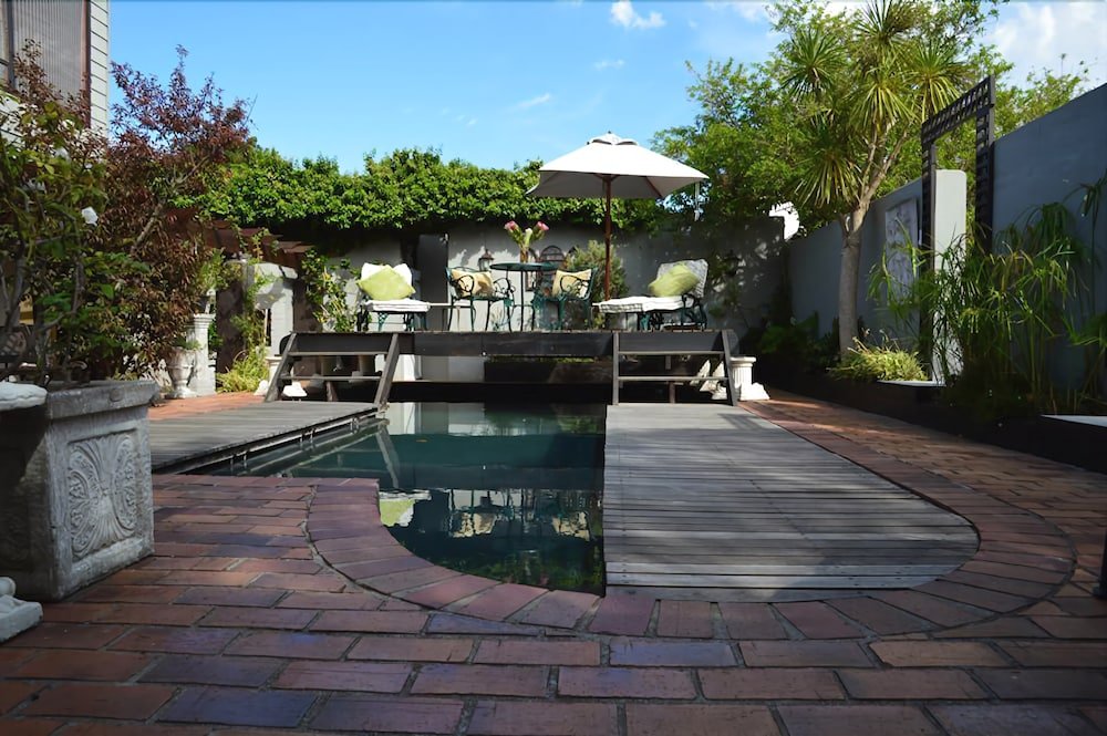 harfield guest villa