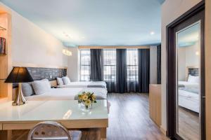 tryp by wyndham new york city times square midtown