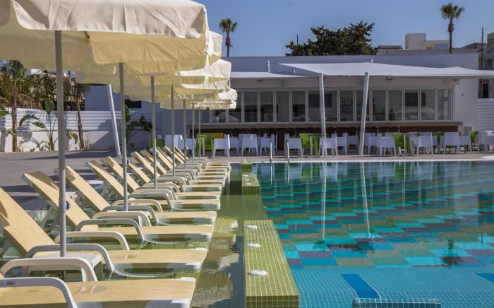 nicholas color hotel