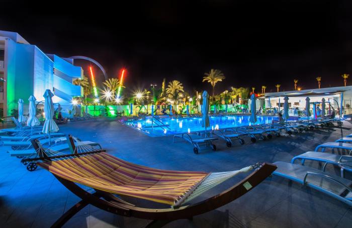 nicholas color hotel