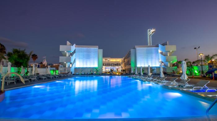 nicholas color hotel