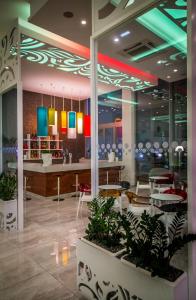 nicholas color hotel