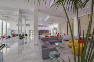 nicholas color hotel