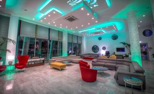 nicholas color hotel