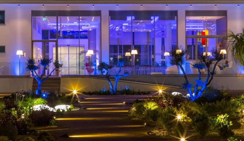 nicholas color hotel