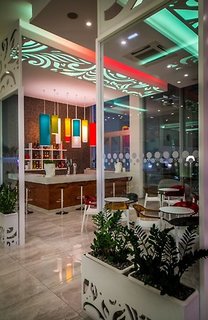 nicholas color hotel