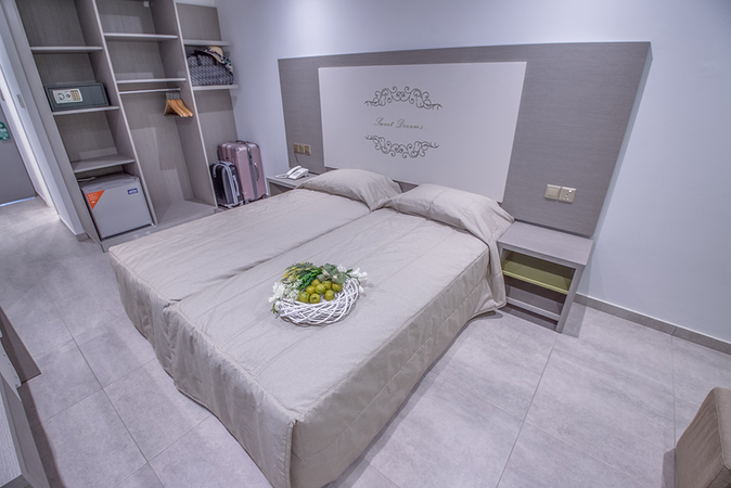 nicholas color hotel