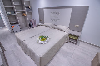 nicholas color hotel