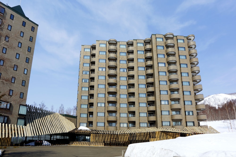 one niseko resort towers