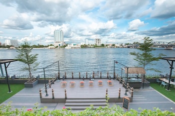 the royal river hotel