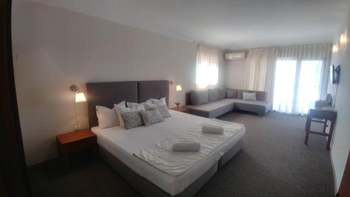 family hotel muses