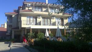 family hotel muses