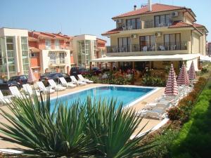 family hotel muses