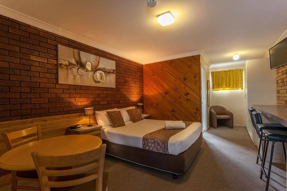bridge street motor inn