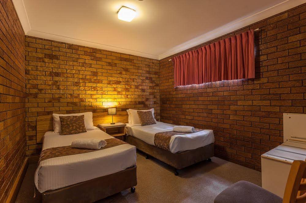 bridge street motor inn