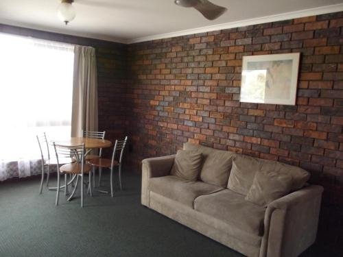 bridge street motor inn