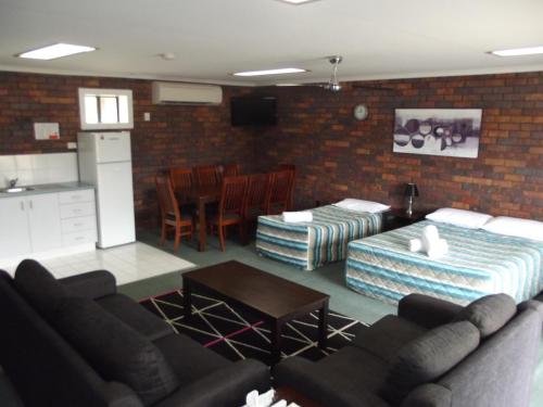 bridge street motor inn