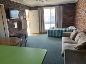 bridge street motor inn
