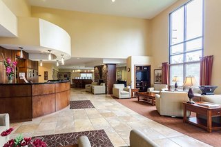comfort suites east lincoln mall area