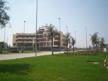 hotel airport tirana