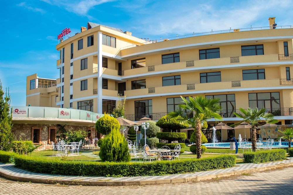 hotel airport tirana