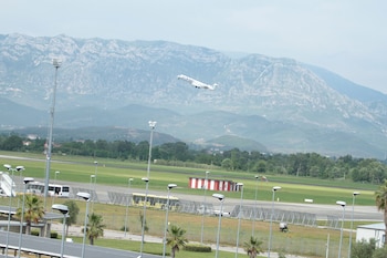 hotel airport tirana