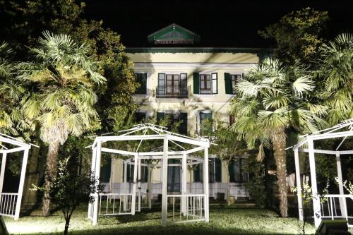 hotel damian