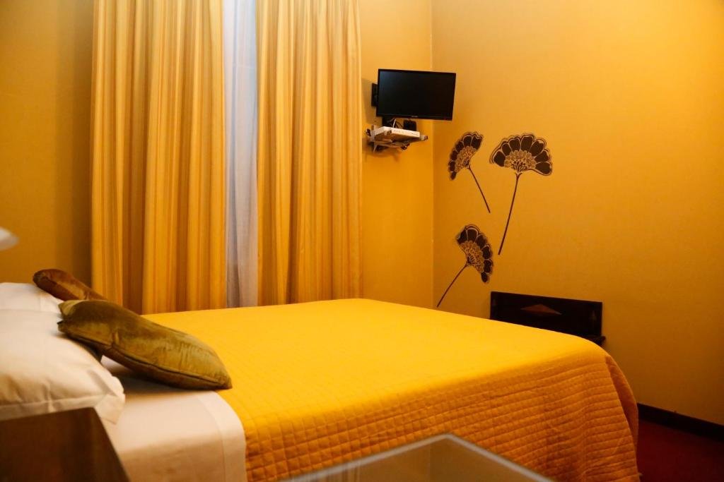 hotel damian