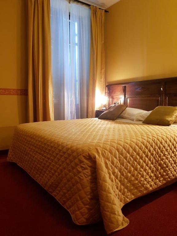 hotel damian