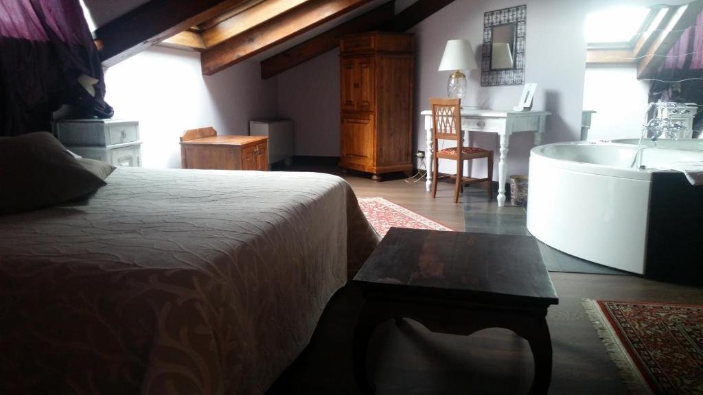 hotel damian