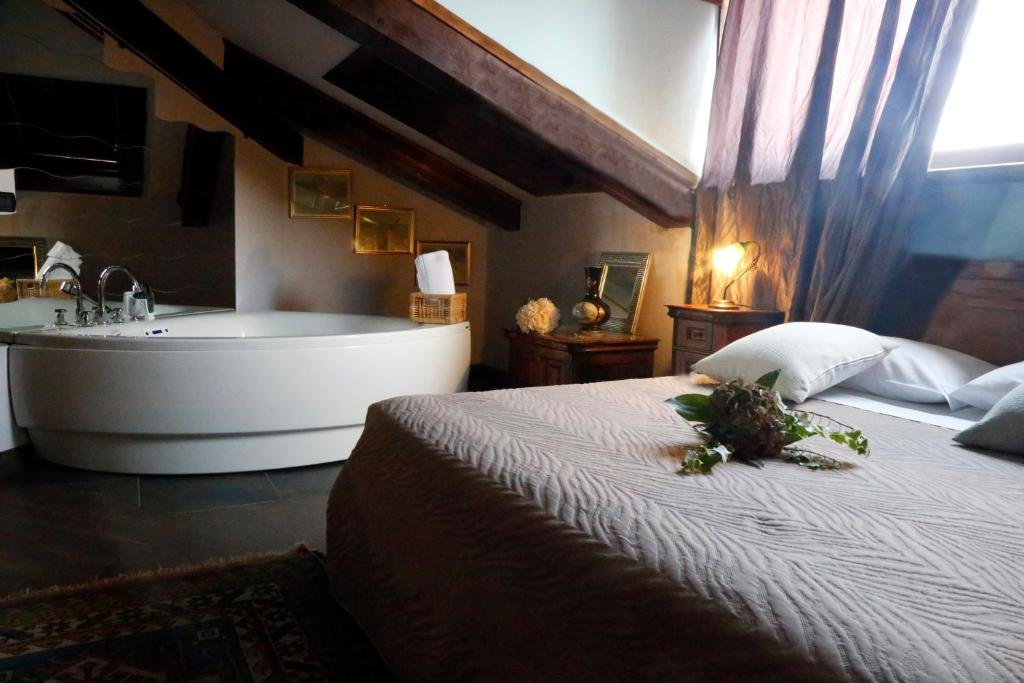 hotel damian
