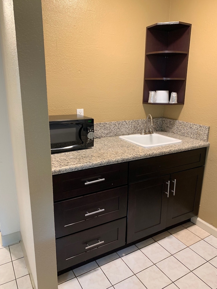 california suites hotel