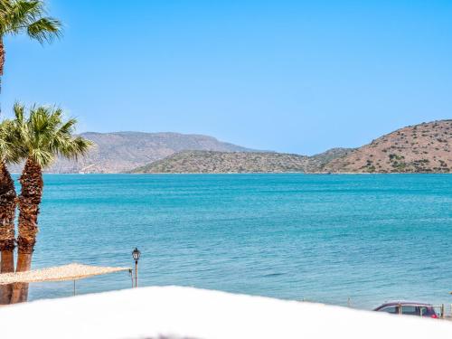elounda alikes suites and studios