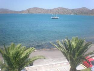 elounda alikes suites and studios