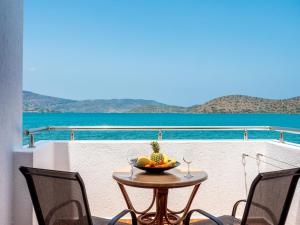 elounda alikes suites and studios